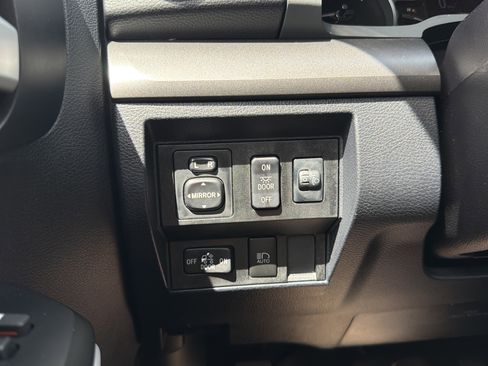 Used 2019 Toyota Tundra SR5 AWD/4WD image 11