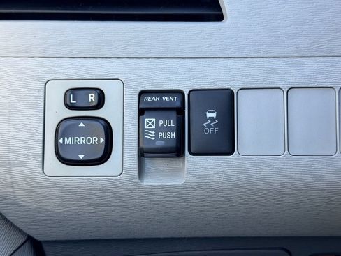 Used 2014 Toyota Sienna XLE AWD/4WD image 28