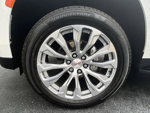 Used 2024 GMC Yukon Denali w/ Max Trailering Package image 8