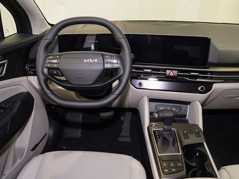 New 2026 Kia Sportage EX FWD image 8