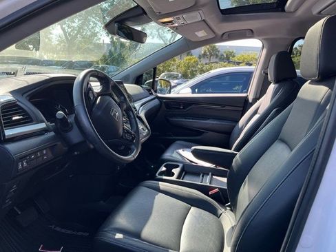 Certified 2023 Honda Odyssey Touring image 4