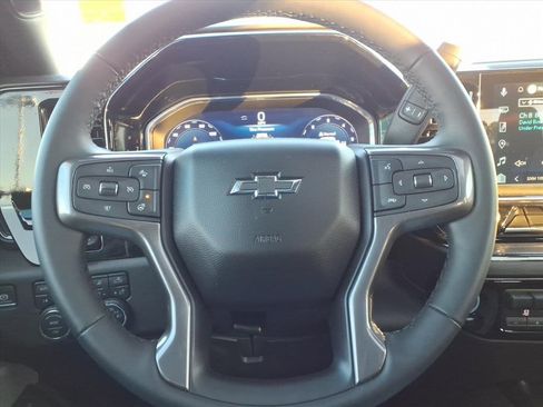 Used 2025 Chevrolet Silverado 2500 ZR2 w/ Technology Package image 26