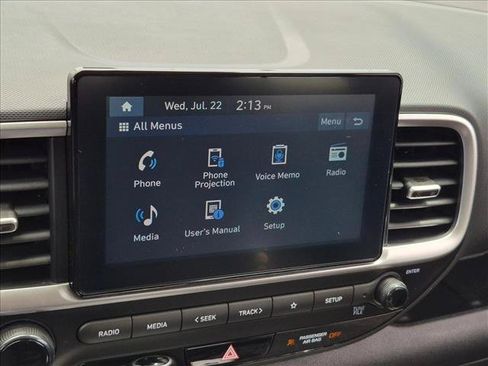 Certified 2025 Hyundai Venue SE FWD image 14