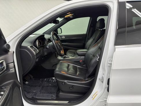 Used 2019 Jeep Grand Cherokee Limited image 9