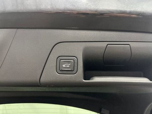 Used 2023 Buick Envision Avenir AWD/4WD image 29