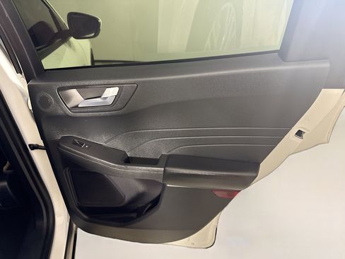 Used 2021 Ford Escape SEL w/ Technology Package FWD image 28