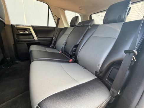 Used 2018 Toyota 4Runner SR5 Premium image 39