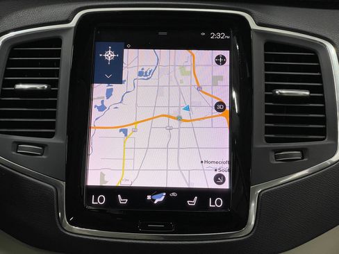 Used 2018 Volvo XC90 T5 Momentum w/ Convenience Package FWD image 10