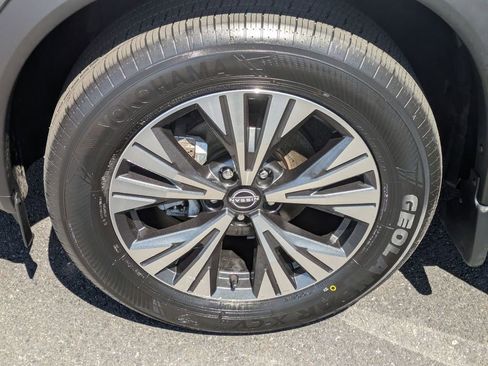 Used 2023 Nissan Rogue SV AWD/4WD image 26