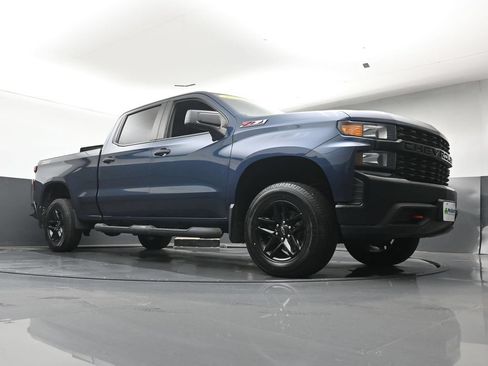 Used 2019 Chevrolet Silverado 1500 Custom Trail Boss w/ Custom Convenience Package AWD/4WD image 25