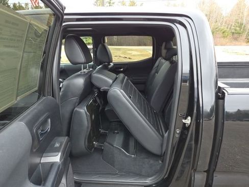 Used 2018 Toyota Tacoma TRD Sport image 47