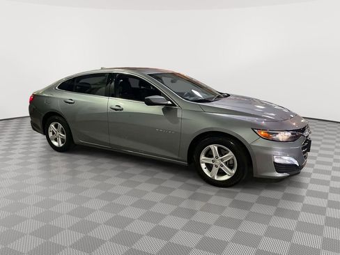 Used 2023 Chevrolet Malibu LT FWD image 2