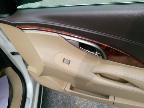 Used 2012 Buick LaCrosse Convenience FWD image 16
