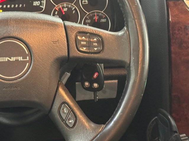 Used 2008 GMC Envoy Denali w/ Sun And 6-Disc Cd Package AWD/4WD image 13