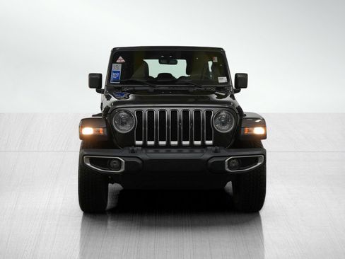 Used 2019 Jeep Wrangler Unlimited Sahara w/ Uconnect 4C Nav & Sound Group image 9