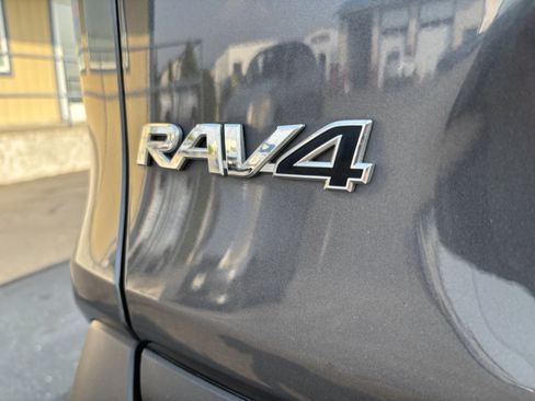 Used 2019 Toyota RAV4 Limited w/ Advanced Technology Package AWD/4WD image 11
