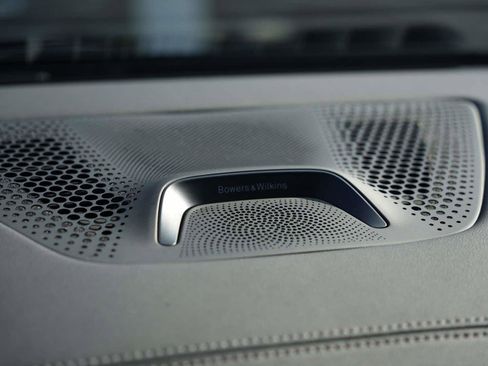 Used 2025 BMW X7 M60i image 22