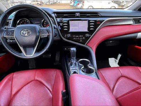 Used 2018 Toyota Camry XSE image 14