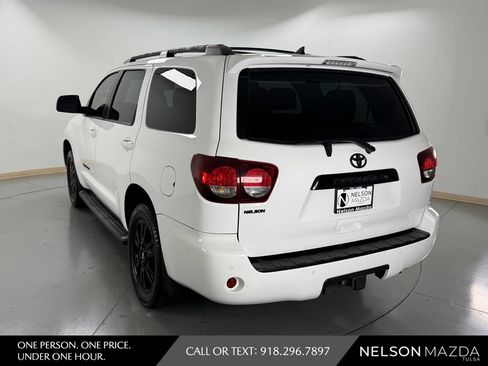 Used 2018 Toyota Sequoia TRD Sport AWD/4WD image 8