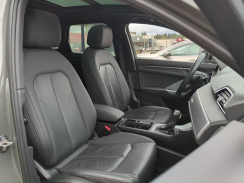 Used 2022 Audi Q3 2.0T Premium w/ Convenience Package image 34