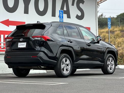 Used 2025 Toyota RAV4 XLE FWD image 5