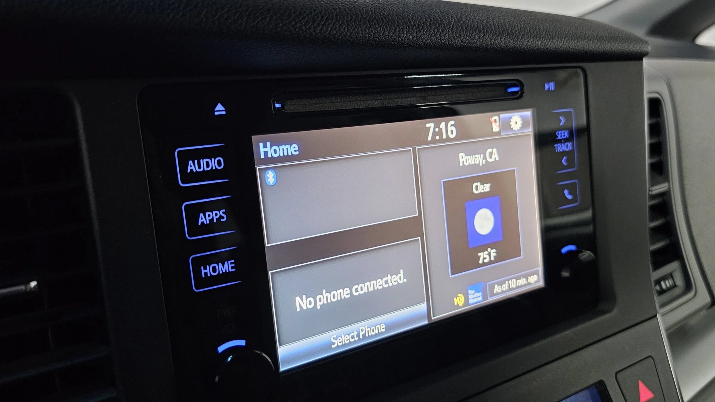 Used 2016 Toyota Sienna LE FWD image 28