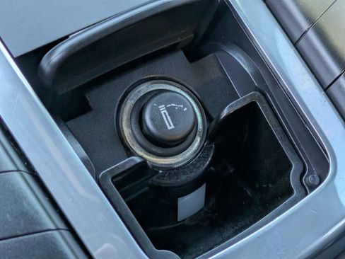 Used 2020 Porsche Macan image 30