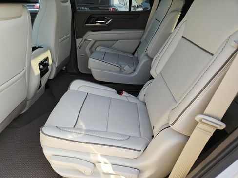 New 2026 GMC Yukon Denali w/ Denali Reserve Package AWD/4WD image 25