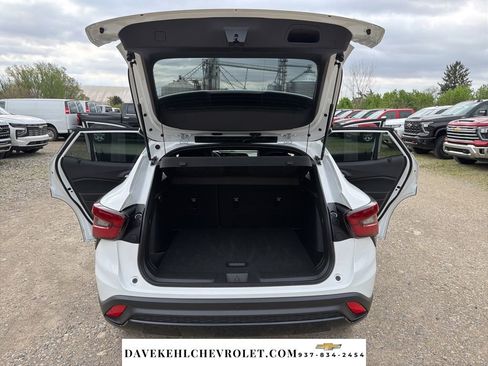 Used 2024 Chevrolet Trax RS w/ Sunroof Package image 25