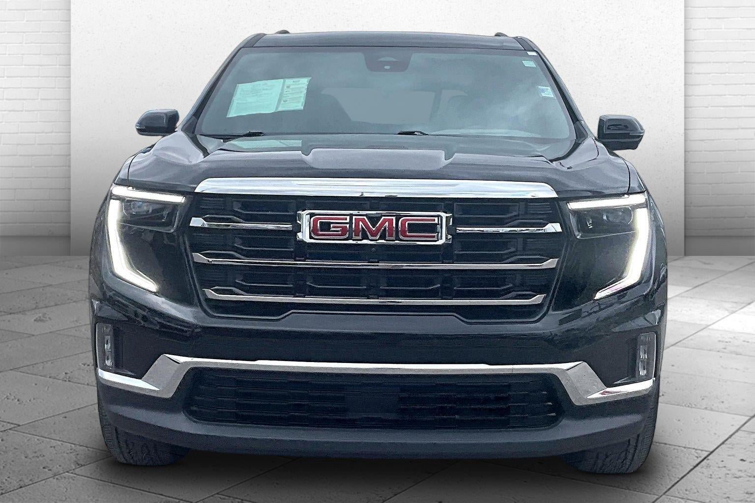 Used 2026 GMC Acadia Elevation w/ Elevation Premium Package FWD image 2