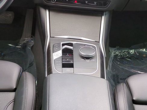 Used 2024 BMW 330i Sedan w/ Premium Package RWD image 18