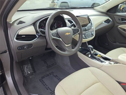 Used 2024 Chevrolet Malibu LT image 23