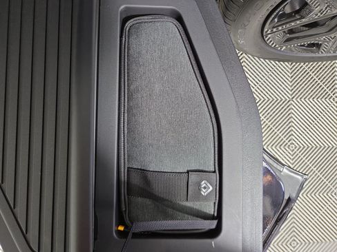 Used 2024 Rivian R1T Adventure Dual AWD/4WD image 32