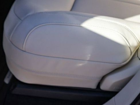 New 2025 Land Rover Range Rover SE image 15