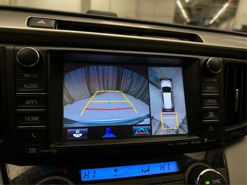 Used 2018 Toyota RAV4 Limited image 31