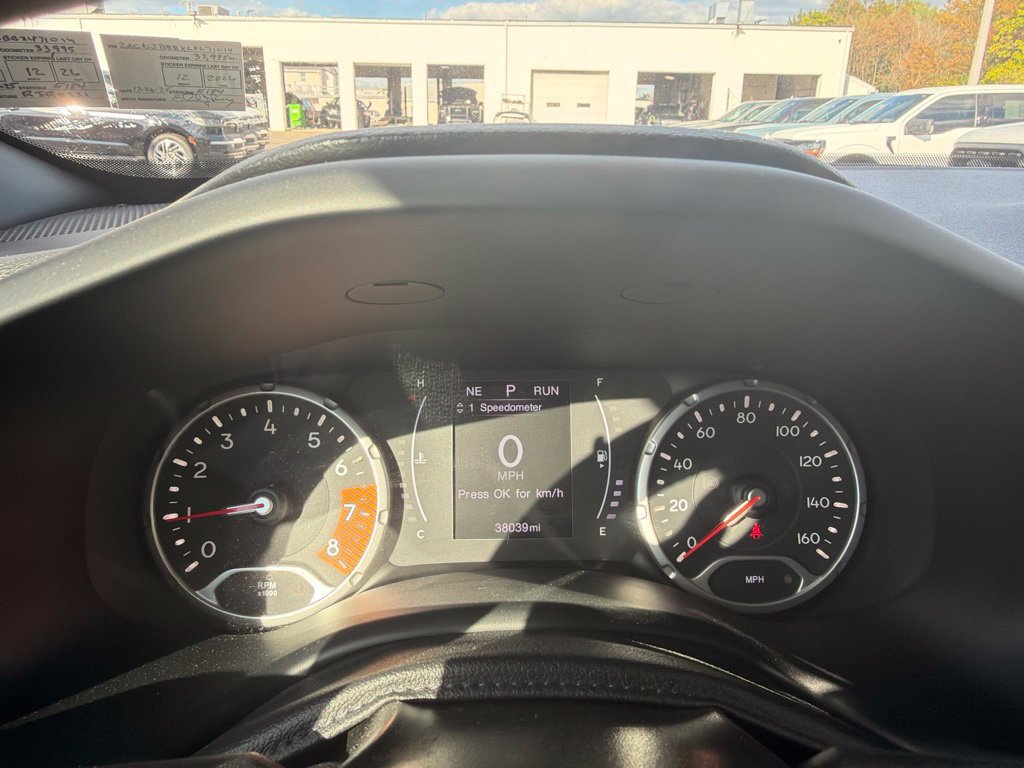 Used 2020 Jeep Renegade Latitude w/ Cold Weather Group AWD/4WD image 23