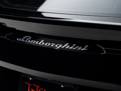Used 2019 Lamborghini Urus AWD/4WD image 29