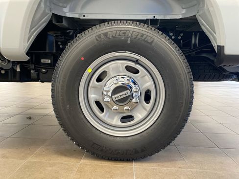 New 2026 Ford F250 XL w/ XL Chrome Package image 22