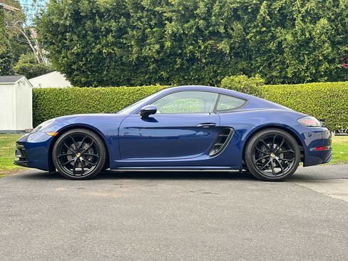 Certified 2025 Porsche 718 Cayman RWD image 2