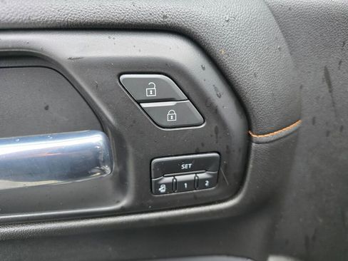 Used 2021 GMC Sierra 1500 AT4 w/ AT4 Preferred Package image 19