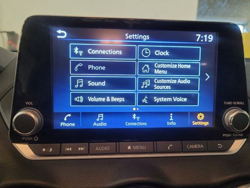 Used 2025 Nissan Sentra SV FWD image 25
