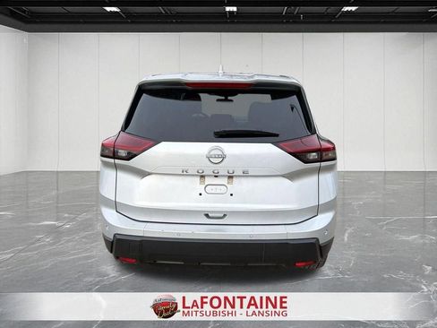 Used 2025 Nissan Rogue SV FWD image 7