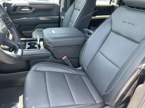 New 2026 GMC Yukon XL Denali AWD/4WD image 22