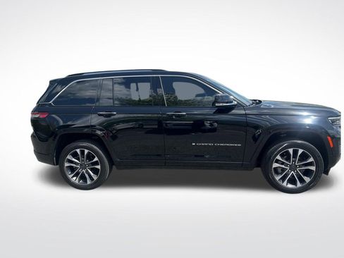 Used 2023 Jeep Grand Cherokee Overland AWD/4WD image 7