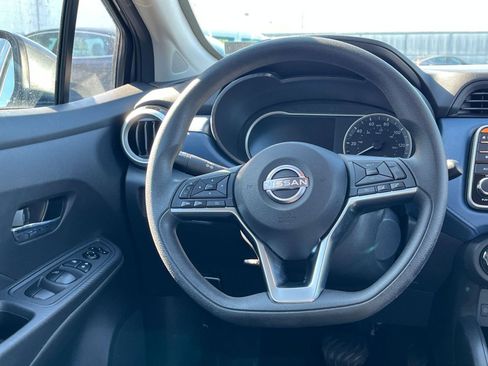 Used 2025 Nissan Versa SV image 27