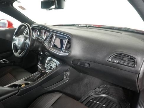 Used 2021 Dodge Challenger SXT w/ Driver Convenience Group RWD image 18