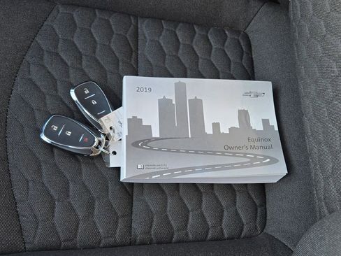Used 2019 Chevrolet Equinox LT AWD/4WD image 11