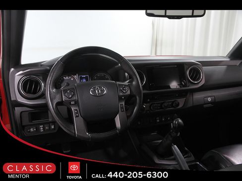 Certified 2018 Toyota Tacoma TRD Off-Road w/ TRD Premium Off Road Package AWD/4WD image 6