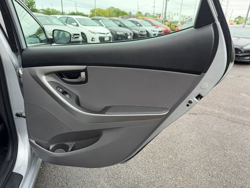 Used 2012 Hyundai Elantra Limited w/ Technology Pkg 5 image 31