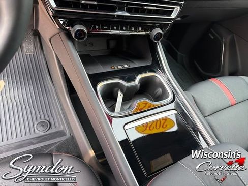 Used 2026 Chevrolet Traverse RS w/ LPO, Floor Liner Package AWD/4WD image 13